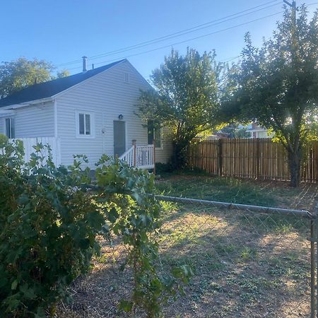 Cute Entire Small House With Large Yard! Pets Welcome! West Valley City Kültér fotó